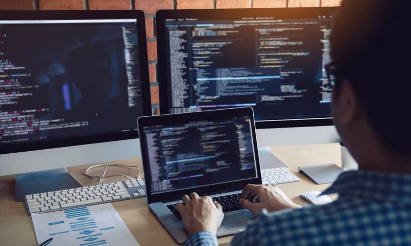 数据科学选型:R与Python如何赋能宕昌县网站建设?
